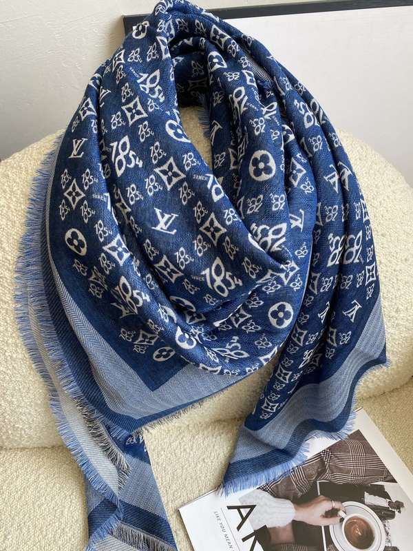 Louis Vuitton Scarf LVC00608